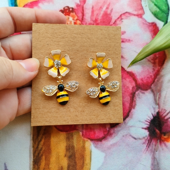 Avangarde Bee Cubic Zirconia Earrings - Picture 8 of 13